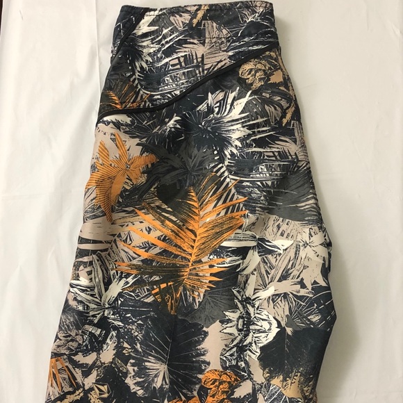 Volcom Other - VOLCOM Men's' SIze 32 Multicolor Boardshorts